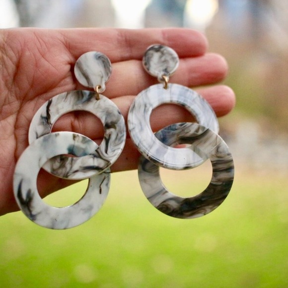 New Chunky Circle Layered Chain Dangle Earrings - Picture 3 of 10